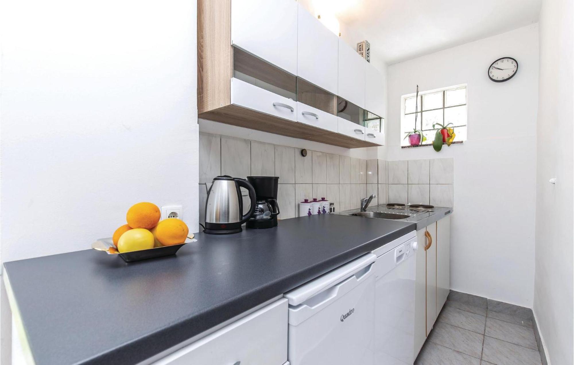 Stunning Apartment In Kostrena With Kitchen Exterior foto